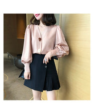 Load image into Gallery viewer, Spring Women Chiffon Shirt Korean Fashion Long Sleeve White Shirts Women Streetwear Office Blouse Elegant Lady Heart Print Tops
