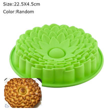 Load image into Gallery viewer, Silicone Cake Molds Flower Crown Shape  Baking  mold kitchen Tool 3D Bread Pastry Mold Pizza Pan DIY Birthday Wedding Party
