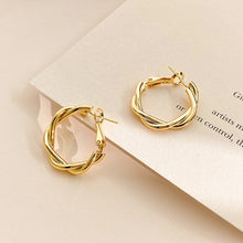 Load image into Gallery viewer, 2021 Fashion Minimalist Large Circle Geometric Round Big Hoop Earrings For Women Girl Wedding Party Jewelry
